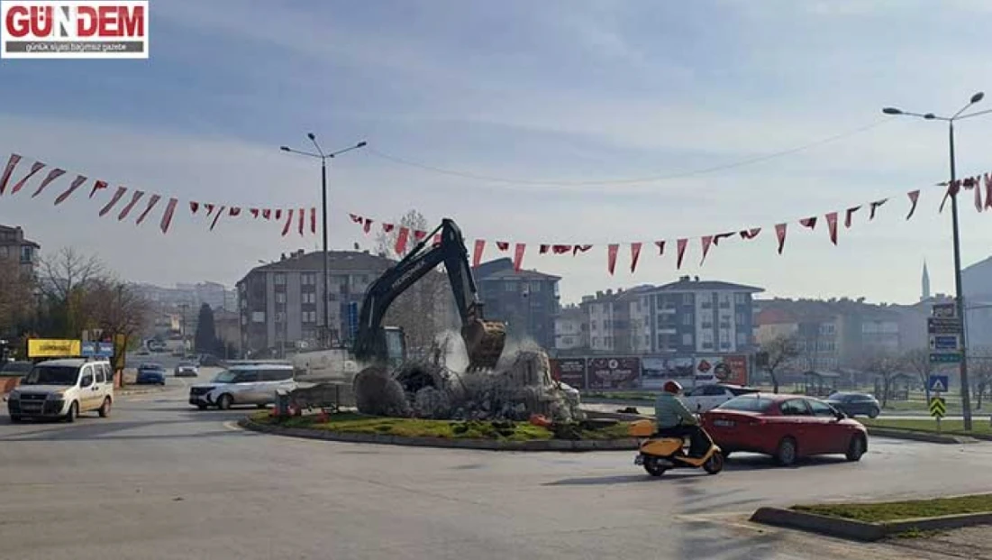 Alt yapının çözümünü kavşaklarda arıyoruz