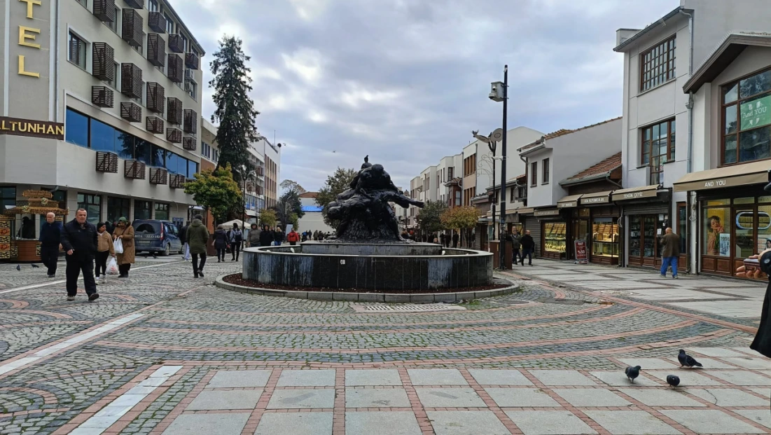 Cuma Pazarı kapandı, Saraçlar susturuldu: Esnaf tepkili