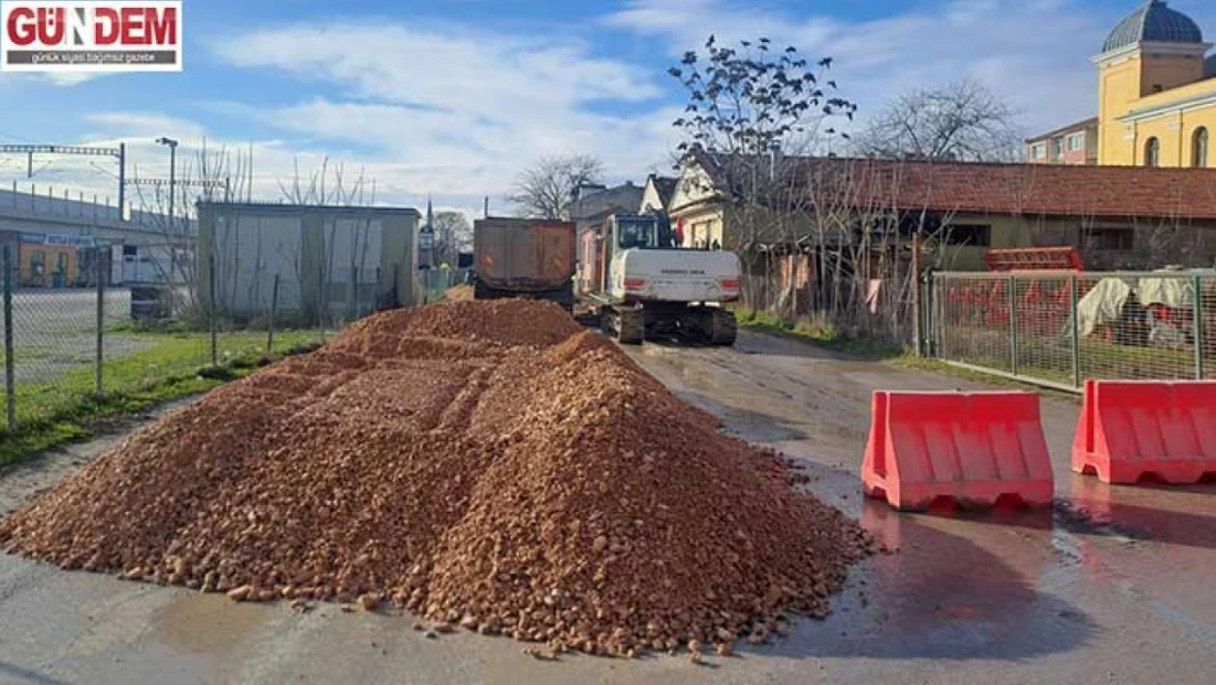 Edirne’de Altyapı Mesaisi: Darülhadis Caddesi’nde Trafik akışı kesildi