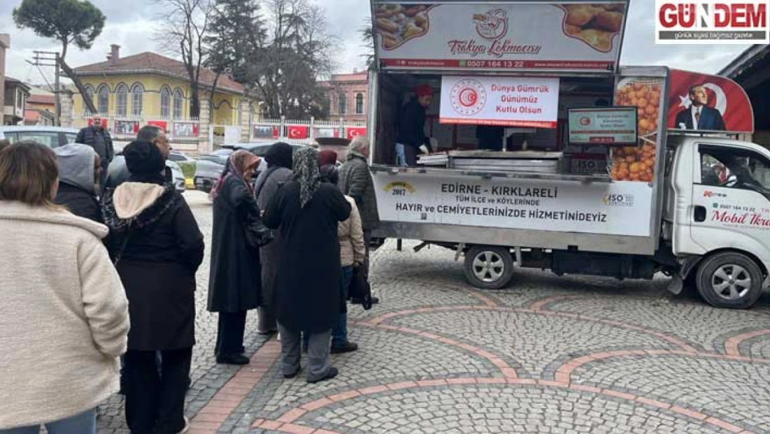 Gümrükçülerden vatandaşlara lokma ikramı