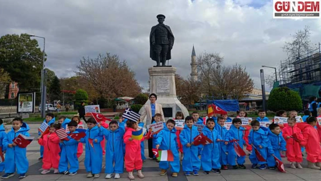 Miniklerden Çocuk Hakları Günü kutlaması