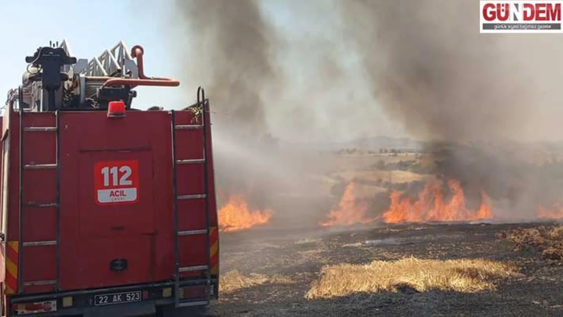 Yangın anızda başlayıp 3 metruk eve sıçradı