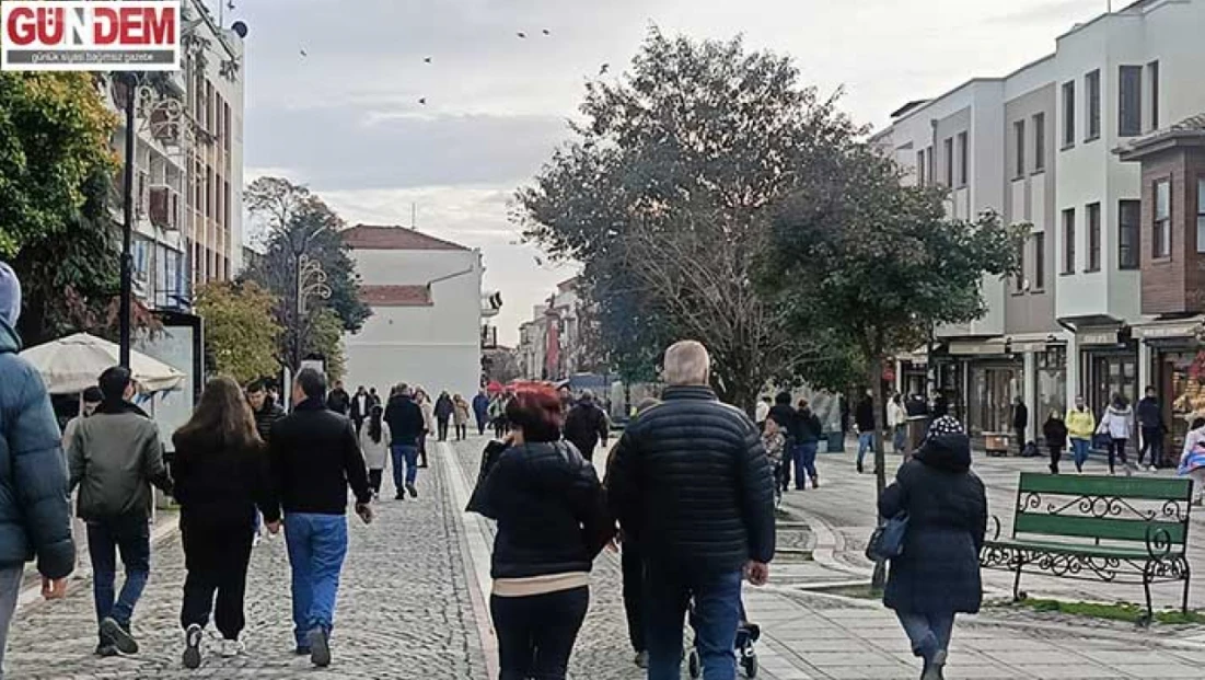 Yarıyıl tatiliyle birlikte aileler çarşı ve merkezlere yöneldi