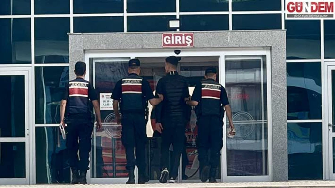 2 araçta 13 düzensiz göçmen yakalandı