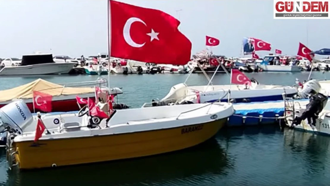 30 Ağustos'ta denizciler teknelerini Türk Bayrakları ile donattı