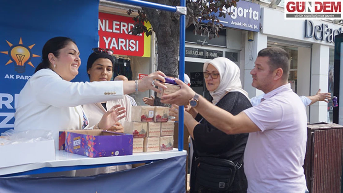 AK Parti Edirne İl Başkanı İba, kandil simidi dağıttı