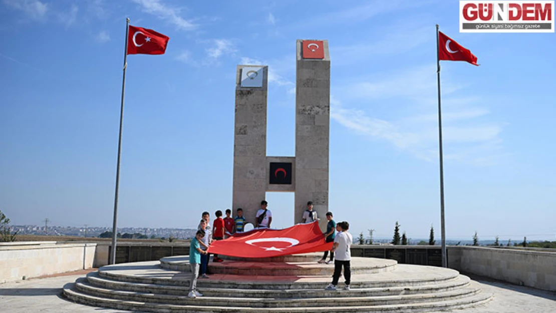 Asker Hastanesi Şehitliği'nde anma töreni