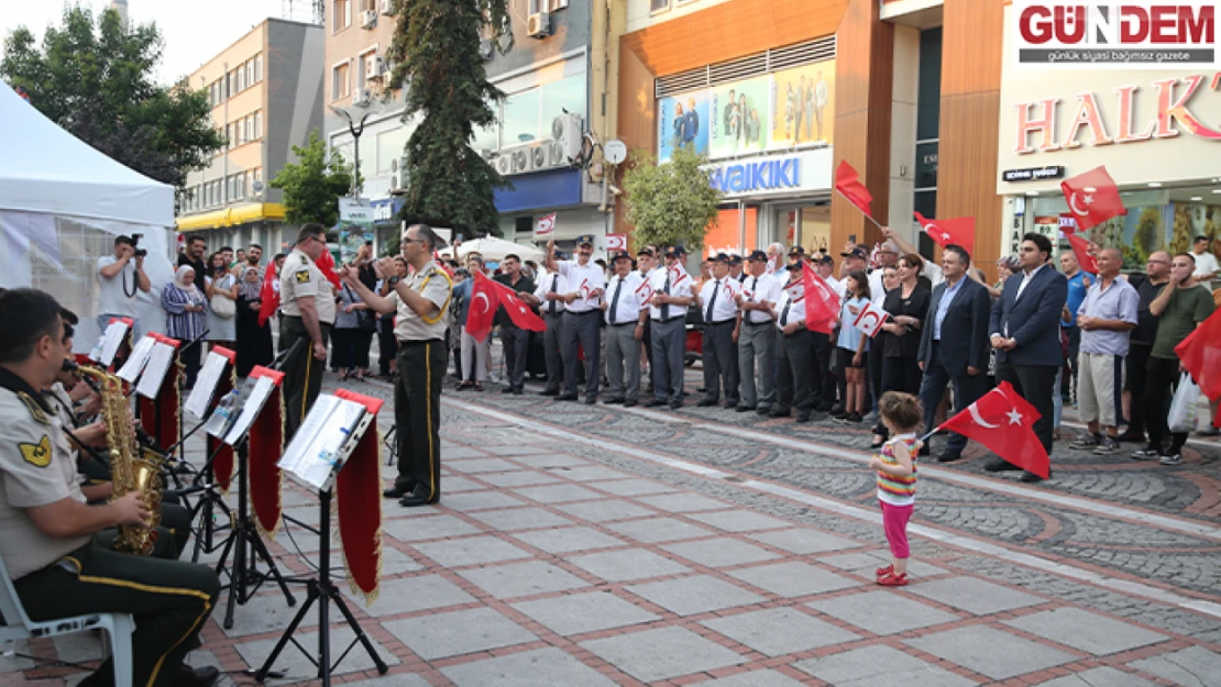 Askeri bando Saraçlarda konser verdi