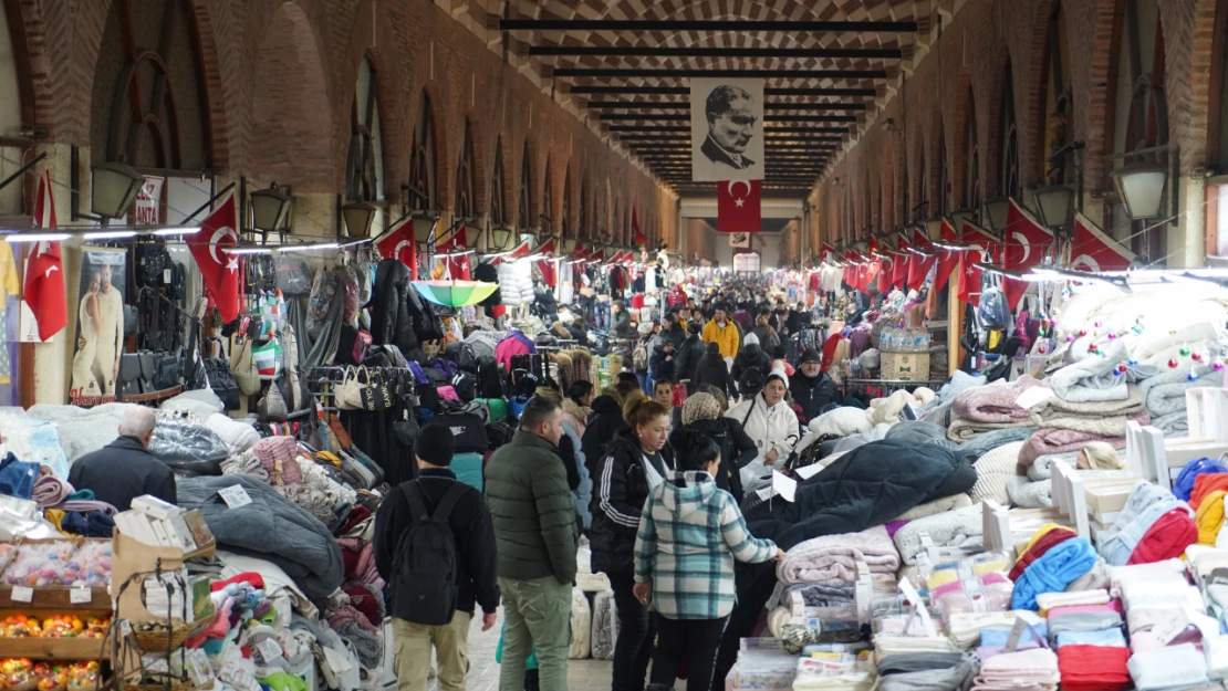 Bulgar ve Yunan turistler Noel alışverişini yaptığı Edirne'de yılbaşını karşılayacak