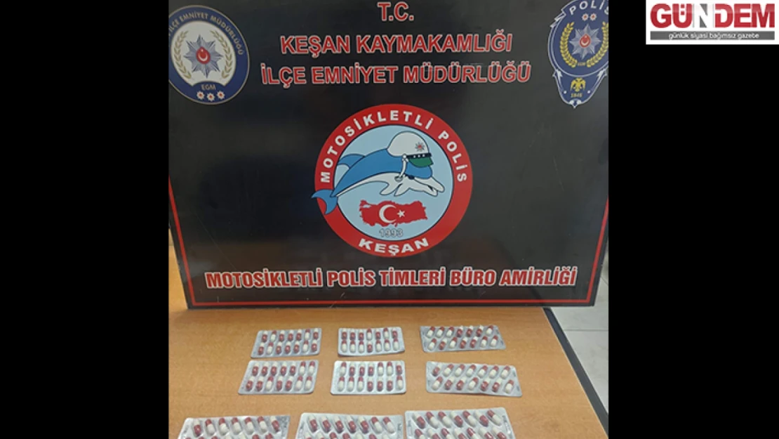 Çalıntı motosikletle uyuşturucu hap taşıyan 2 şüpheli yakalandı