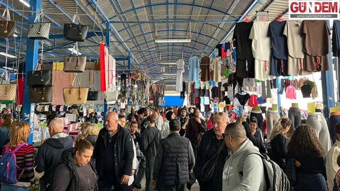 Cuma Pazarı sıcak havalardan nasibini aldı