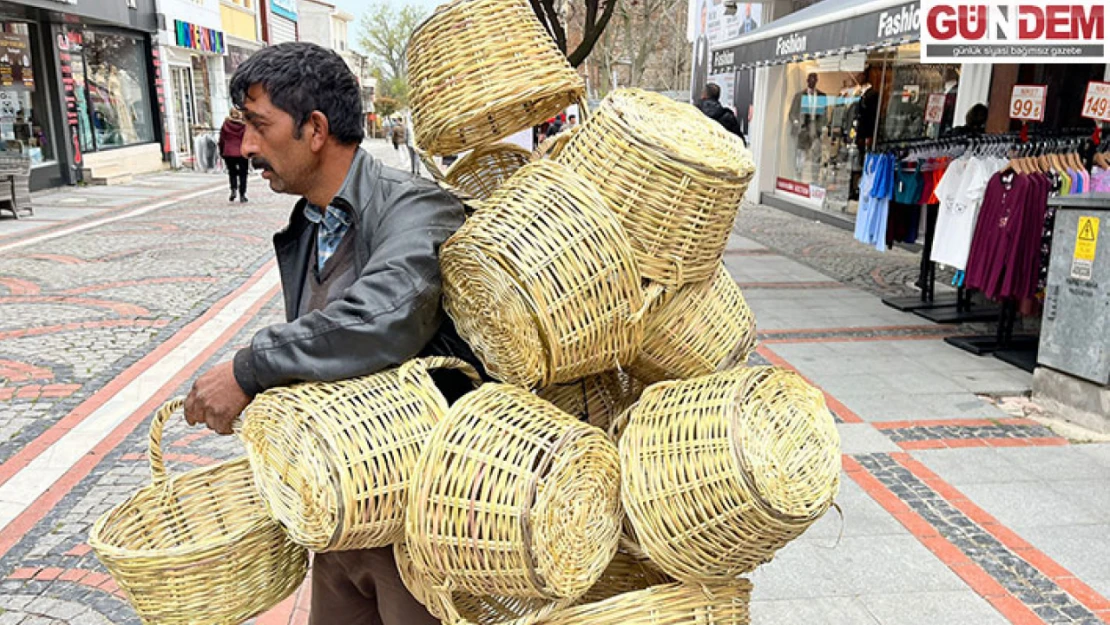 Dedesinden öğrendiği mesleği ayakta tutmaya çalışıyor