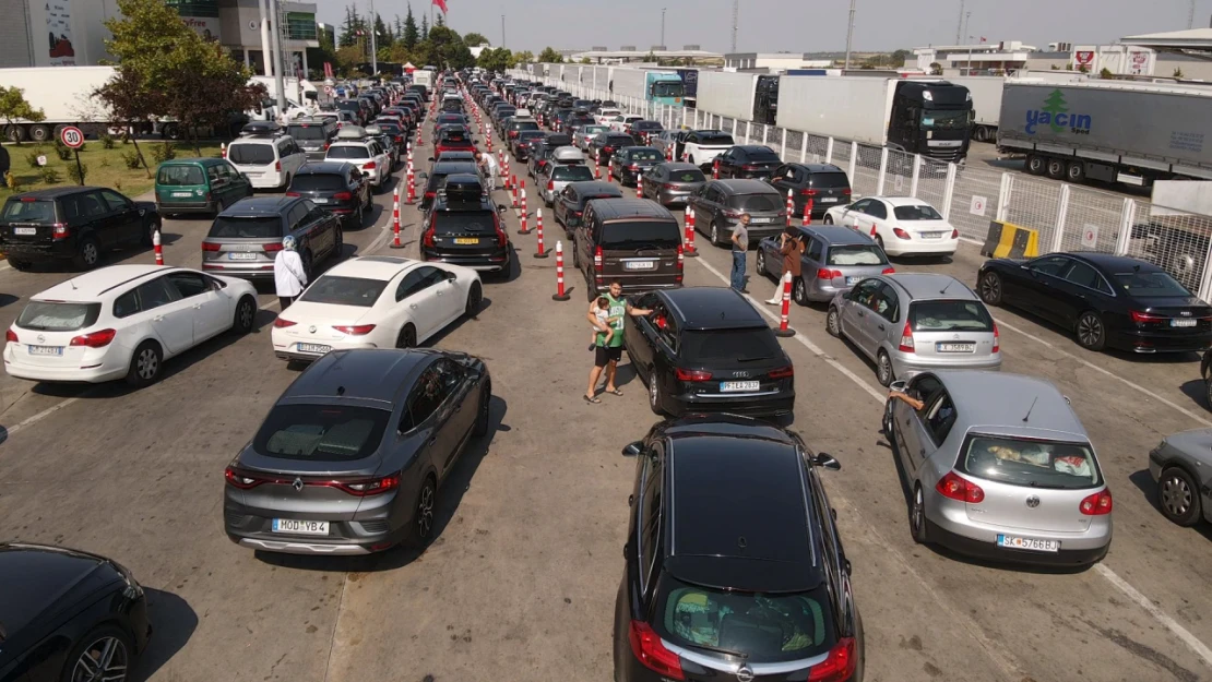 Dönüş yolunda en ağır yükleri, vatan özlemi oluyor