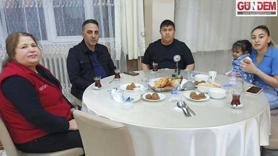 Down sendromlu bireyler birlikte iftar yaptı