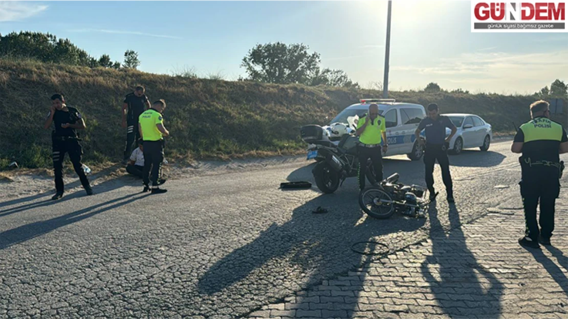 Edirne'de iki motosikletin çarpışması sonucu sürücüleri yaralandı