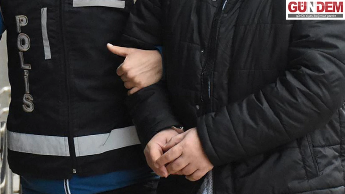 Edirne'de kaçak ürünler ele geçirilen aracın sürücüsü gözaltına alındı
