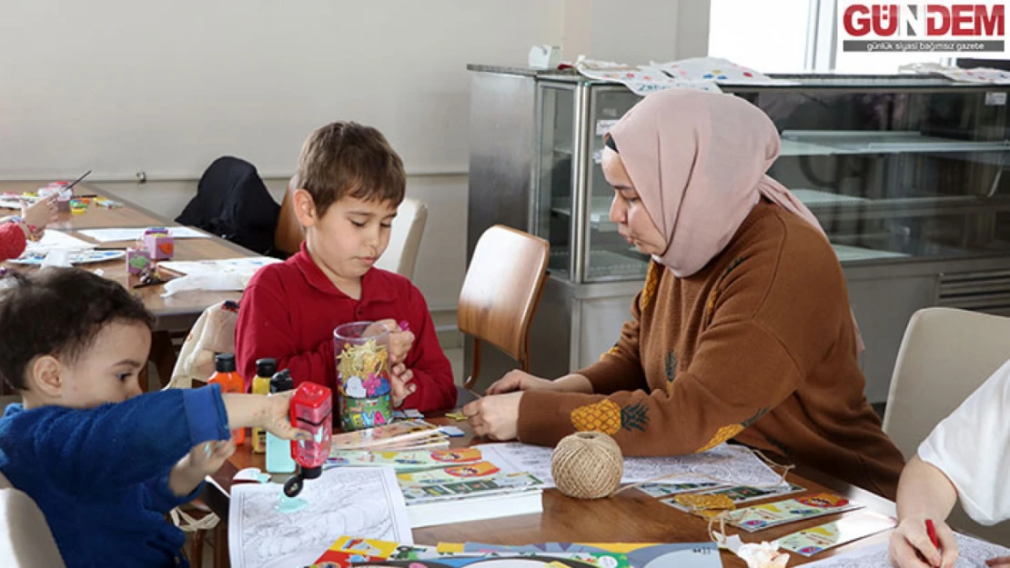 Edirne'de misafir edilen depremzede çocuklar oyunlarla eğlendi