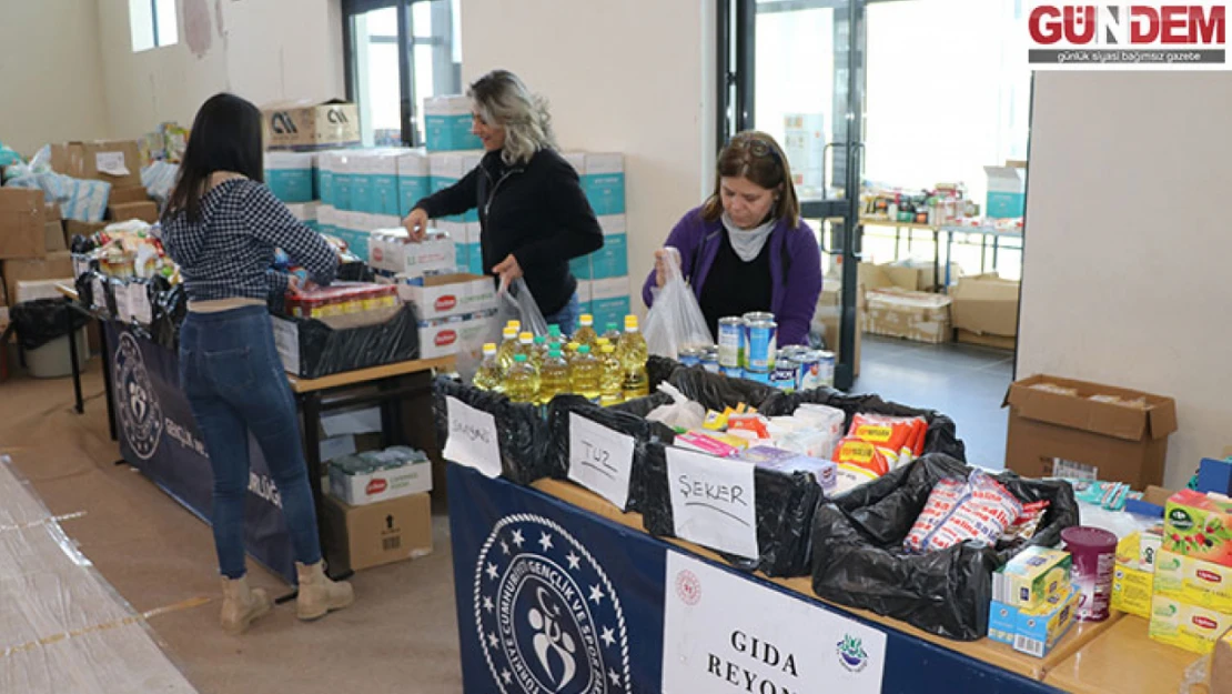 Edirne'de misafir edilen depremzedeler ihtiyaçlarını sosyal marketten karşılıyor