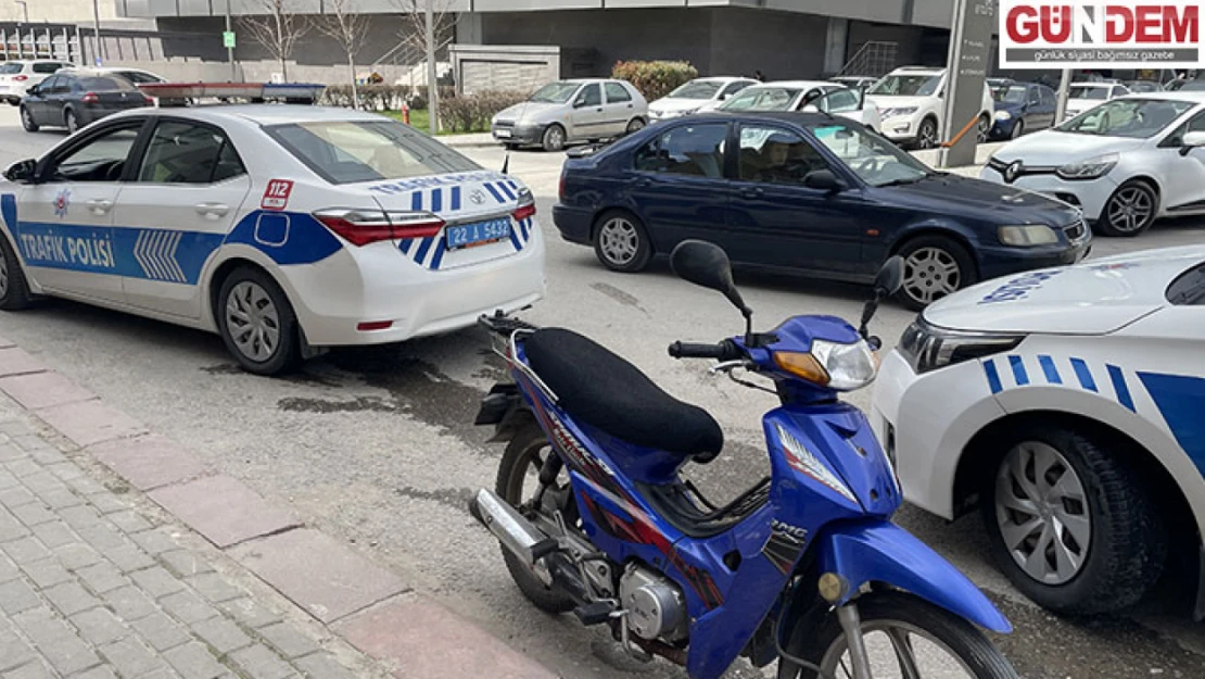 Edirne'de otomobilin çarptığı motosiklet sürücüsü yaralandı