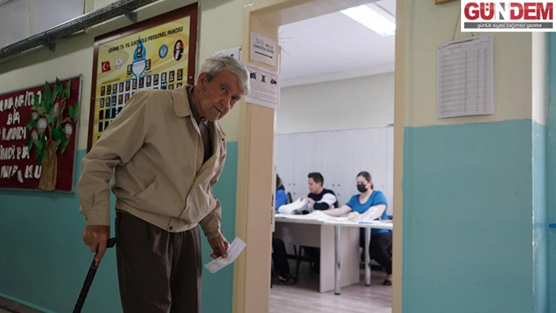 Edirne'de oy kullanma işlemi başladı