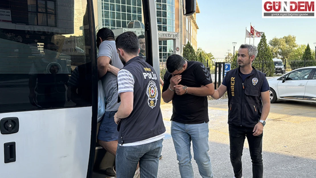 Edirne'de 'Sibergöz-46' operasyonu kapsamında gözaltına alınan 35 şüpheliden 5'i tutuklandı.