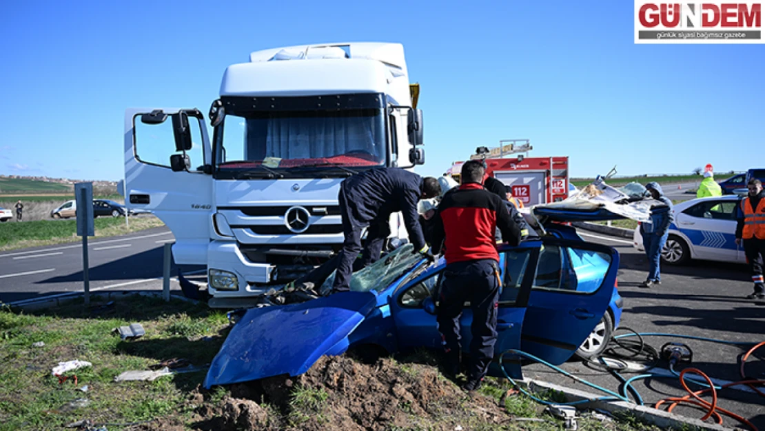 Edirne'de tırla otomobilin çarpıştığı kazada 2 kişi yaralandı