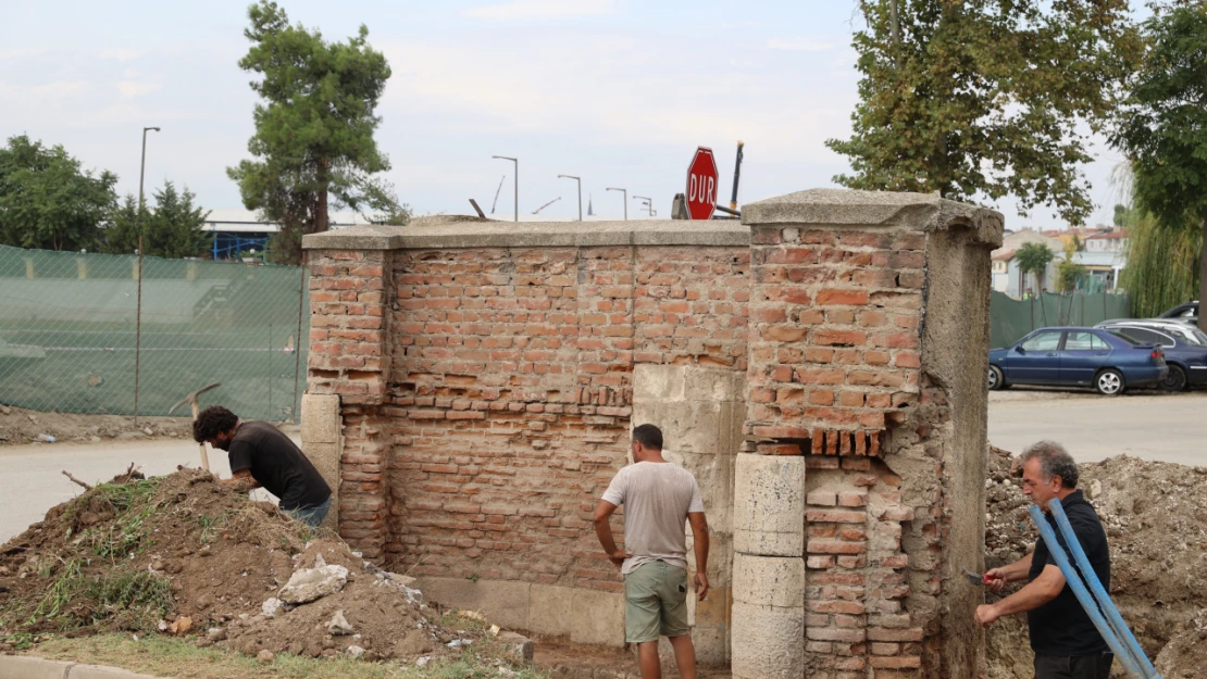 Edirne'de trafiğe engel olan çeşme kaldırılacak