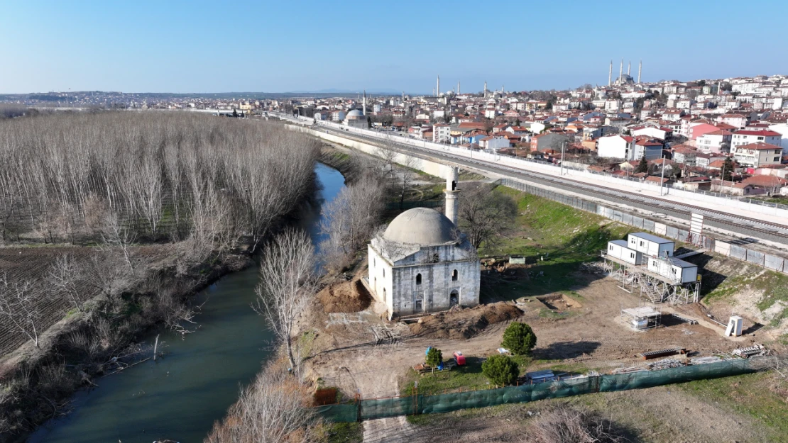 Edirne'de Tunca Nehri'nin kenarı düzenleniyor