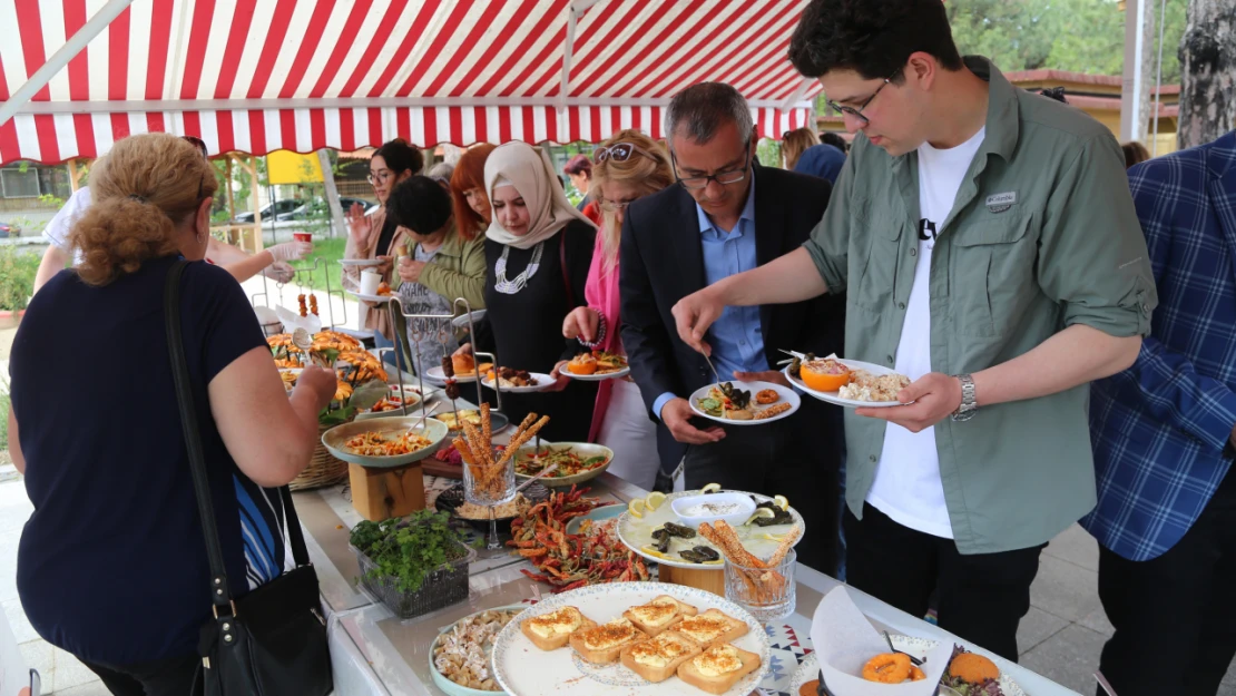 Edirne'de yöresel yemekler farklı tariflerle beğeniye sunuldu