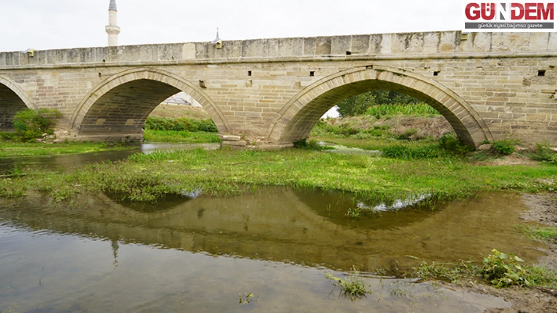 Edirne'deki Tunca Nehri'nin debisi azalıyor