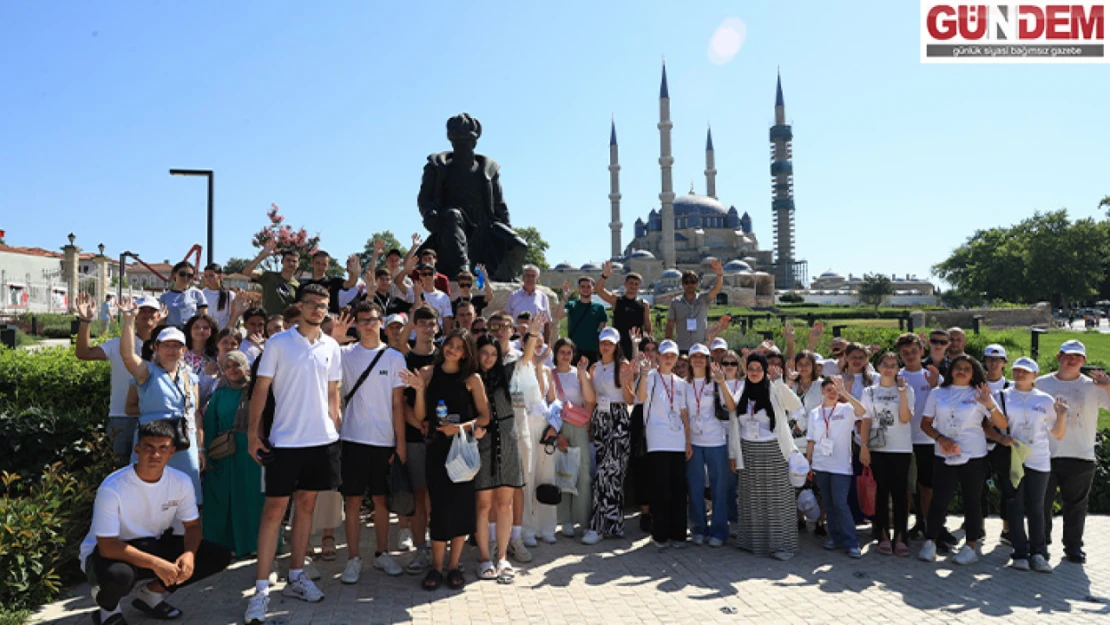 Balkanlar'da yaşayan öğrenciler Selimiye Camisi'ni gezdi