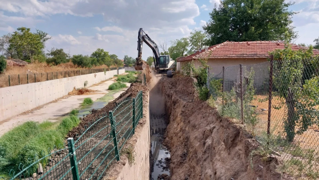 Edirne İl Özel İdaresi köylerde altyapı ve yol çalışmalarını sürdürüyor
