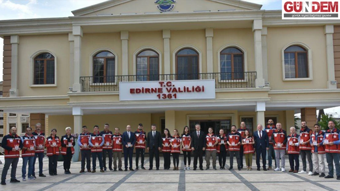 Edirne MEB-AKUB ekibine plaket