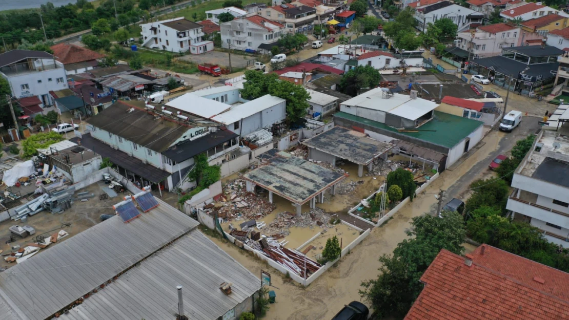 Edirne'nin güneyinde şiddetli yağış su baskınlarına neden oldu