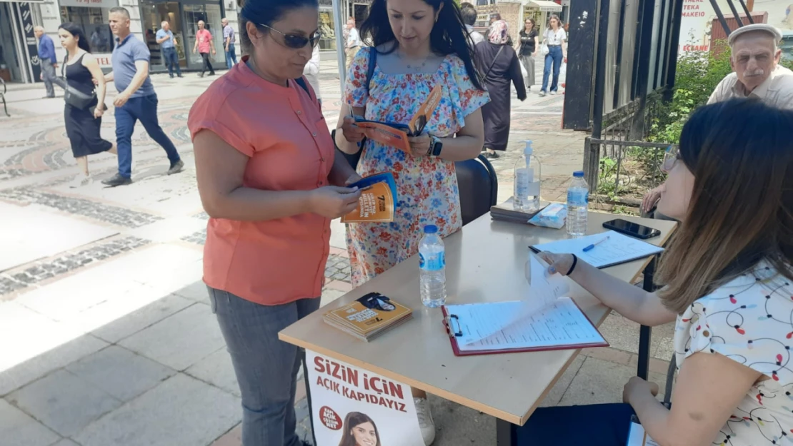 Edirne Saraçlar Caddesi'nde 'Açık Kapı' Tanıtım Standı Açıldı