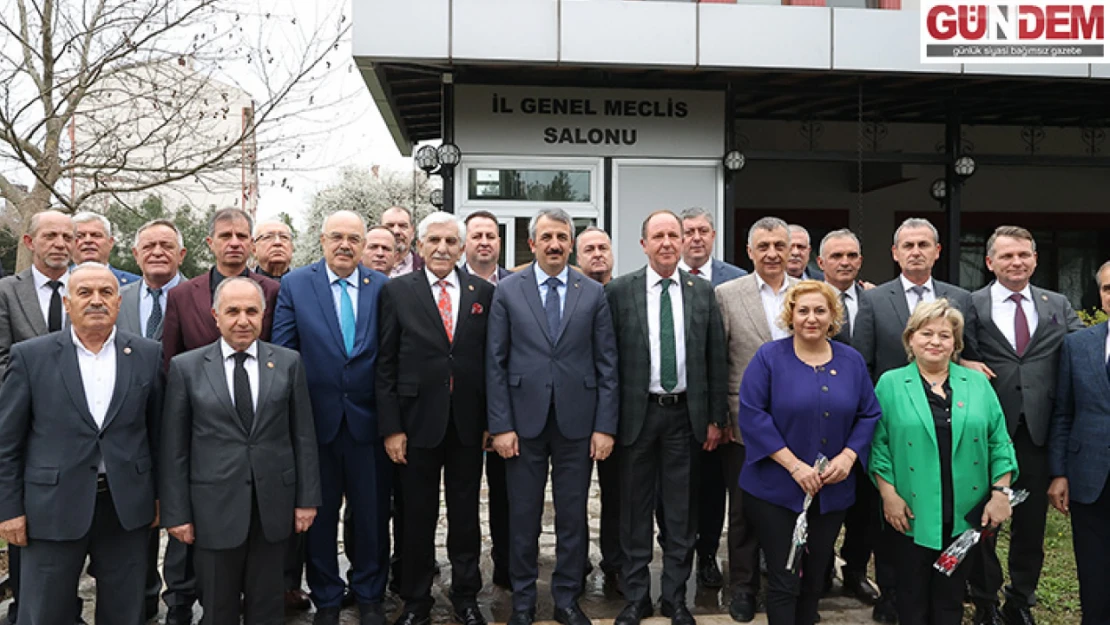 Edirne Valisi Yunus Sezer, İl Genel Meclisi üyeleriyle bir araya geldi.