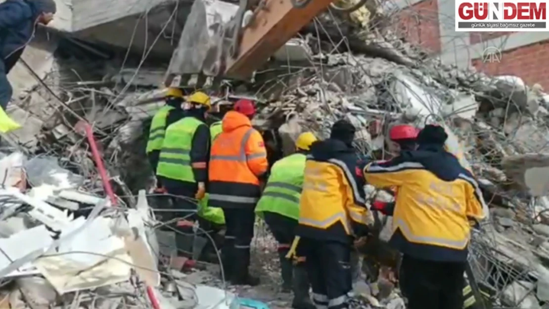 Elbistan'da enkaz altında kalan kişi 54 saat sonra kurtarıldı
