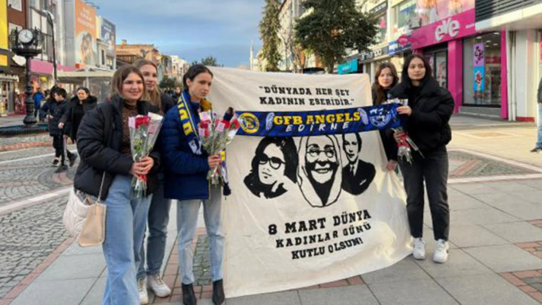 Genç Fenerbahçelilerden kadınlar günü hediyesi