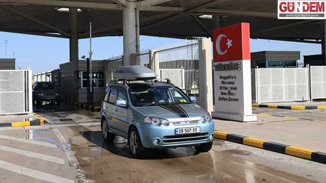 Gurbetçinin vatan sevinci sınırda başlıyor