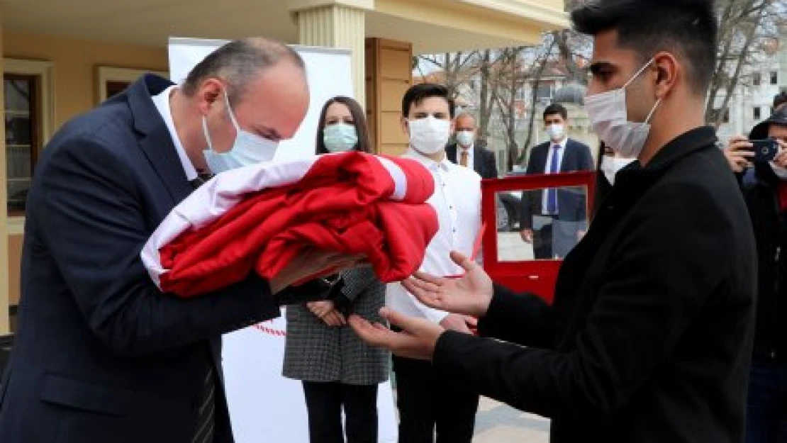 Çanakkale'ye 7 bölgeden 7 bayrak