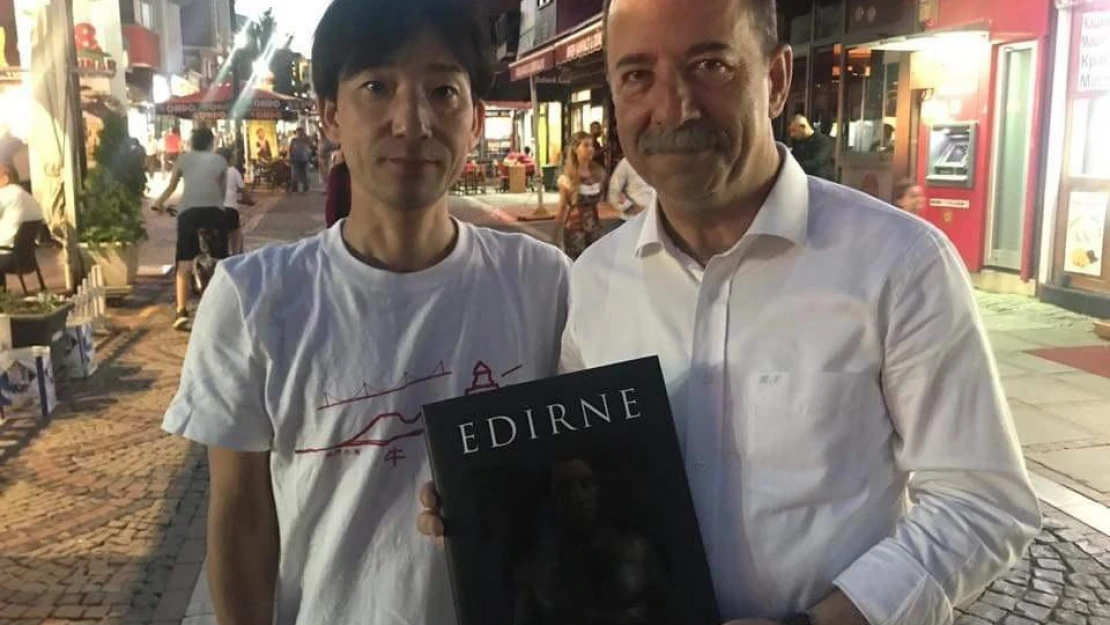 Güreş tutkunu bir Japon