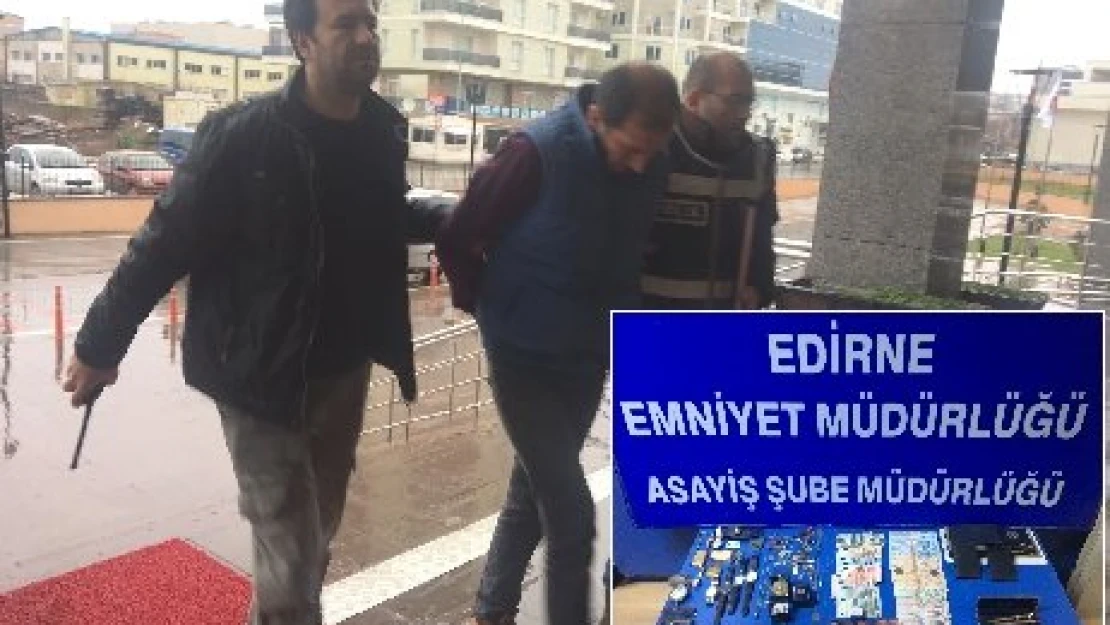 Çaldığı kasayla birlikte yakalandı