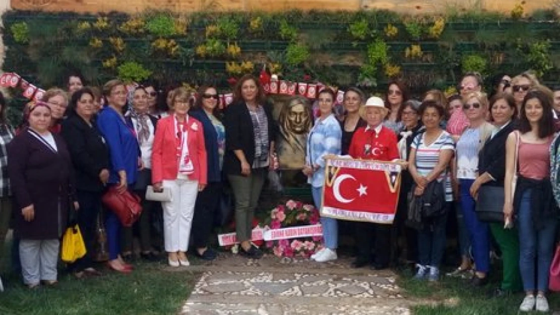 Ata'dan Ana'ya Anneler Günü