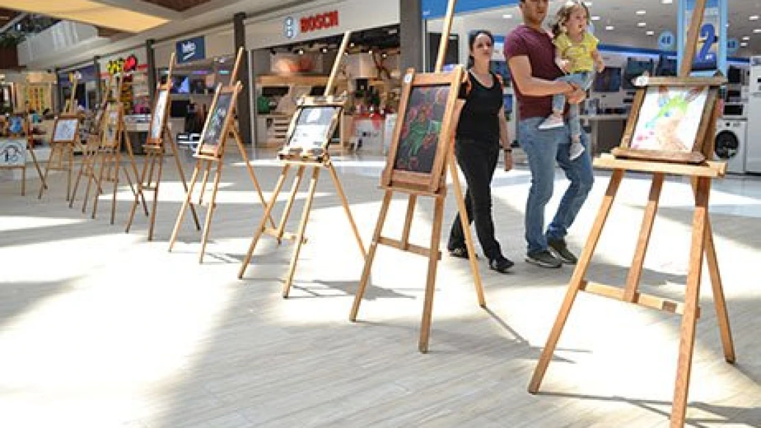 El emeğinin '˜özel' sergisi