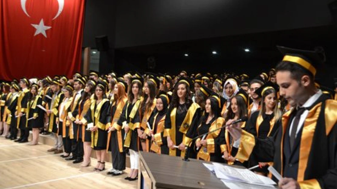 Bir günde 850 mezun