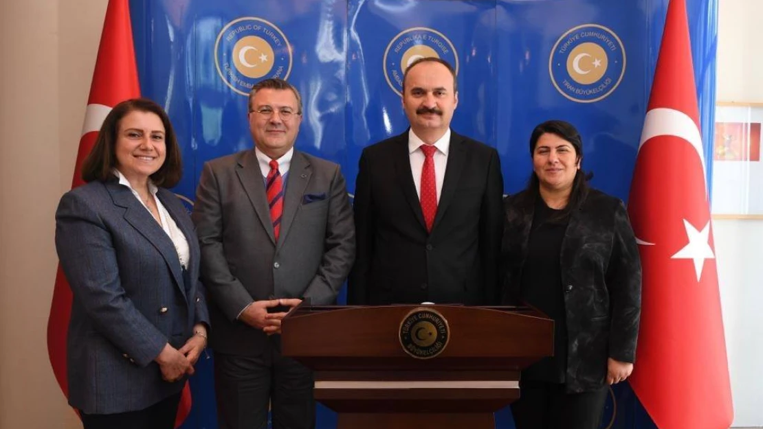 Vali Canalp Arnavutluk'ta