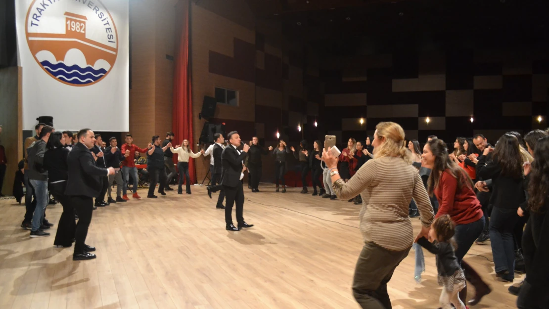Balkan Halayı