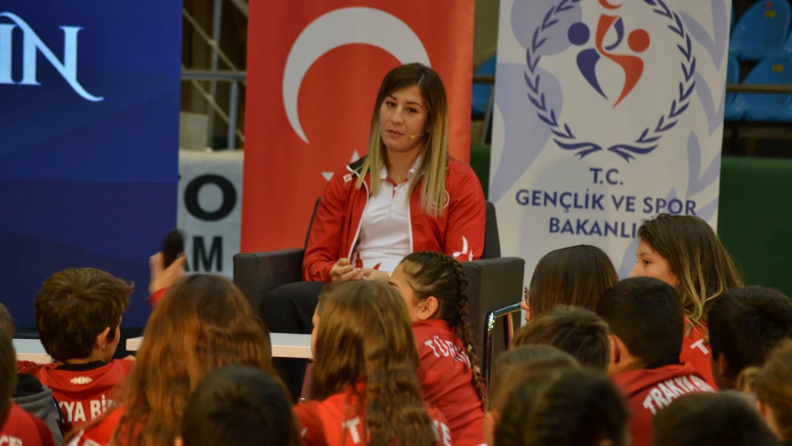 Adar'dan '˜ırkçılık' iddiası