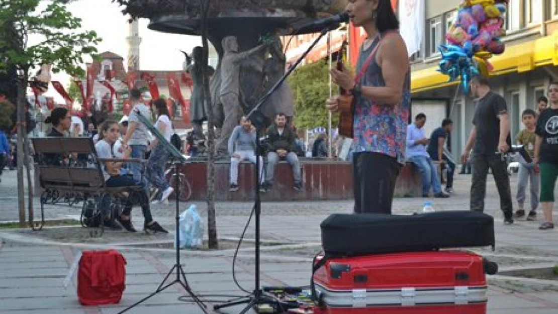 Japon sanatçıdan Saraçlar'da konser