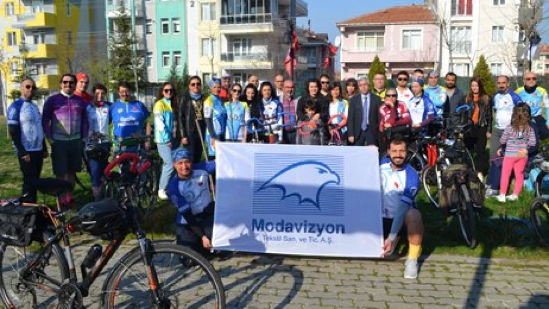 14 Mart'a pedallı kutlama